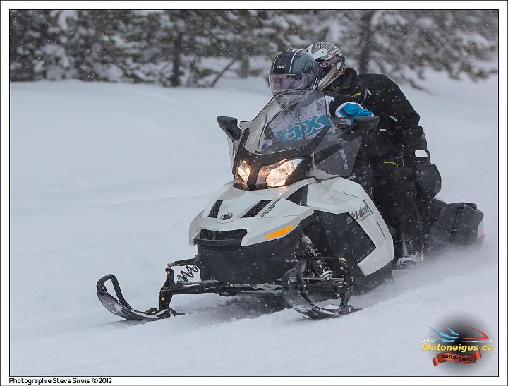 Snowmobile Ski-Doo Grand Touring SE 1200 2013