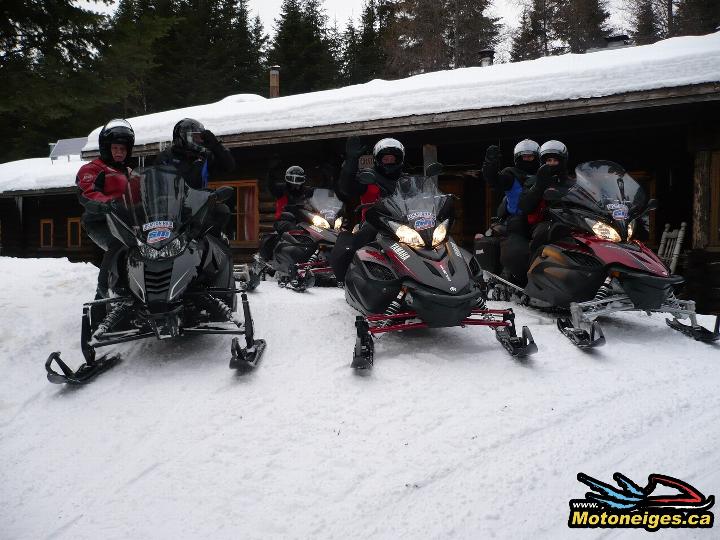 Snowmobile : Chateau Marie - My wood cabin in Canada