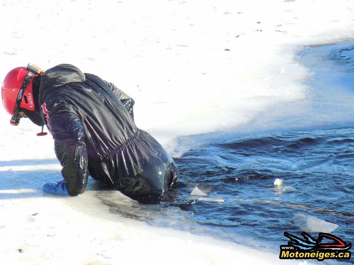 Motoneigistes - Soyez vigilants sur la glace