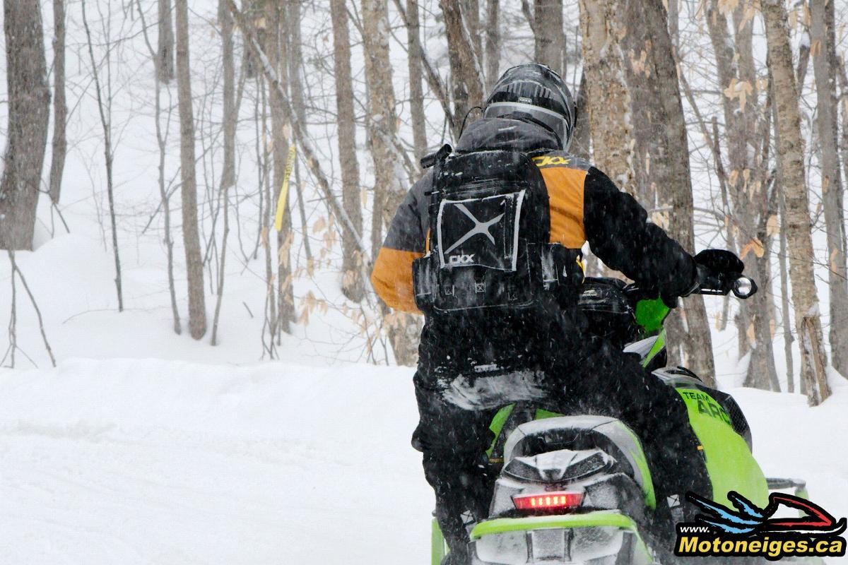 Le sac à dos Summit de CKX - Indispensable autant en sentiers que hors-pistes - motoneiges - motoneigistes