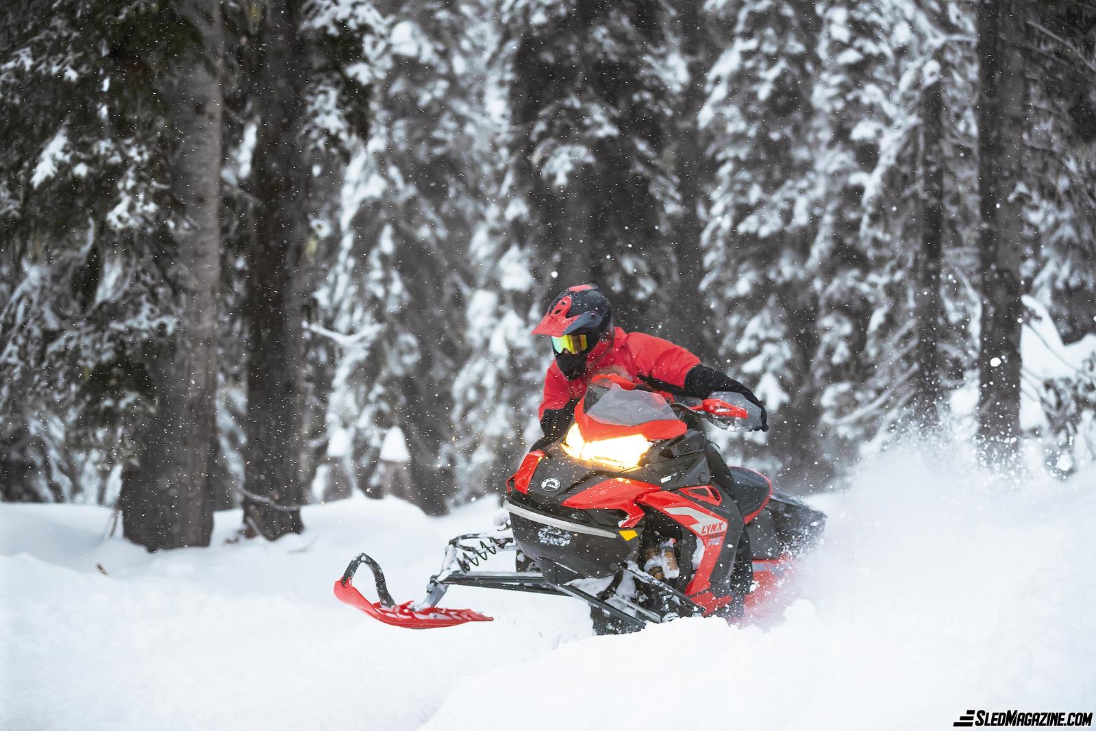 Snowmobile Lynx Rave RE 2022